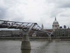 Millennium Bridge und St Paul’s Cathedral